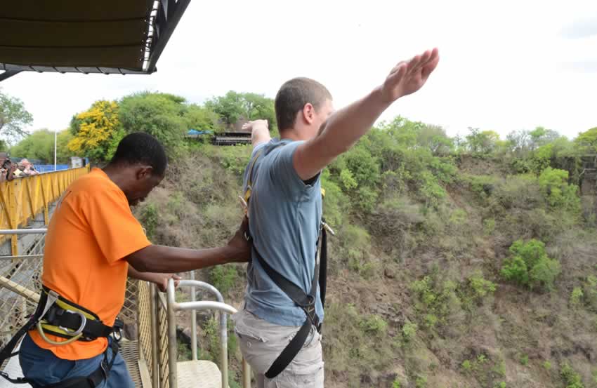 Bungee-Jump-Vic-Falls-3.jpg