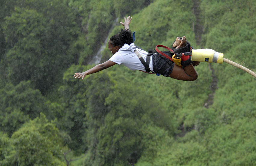Bungee-Jump-Vic-Falls-5.jpg