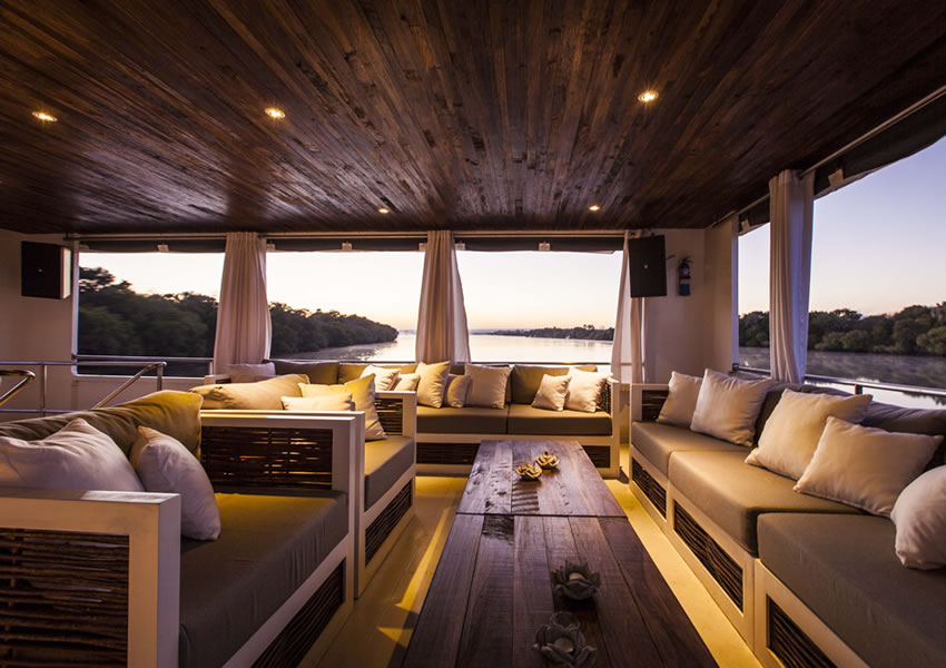 Zambezi-Dinner-Cruises-5.jpg
